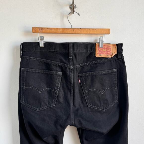 Levi's 501 Straight Leg Men's Jeans with Button Fly - Picture 4 of 10